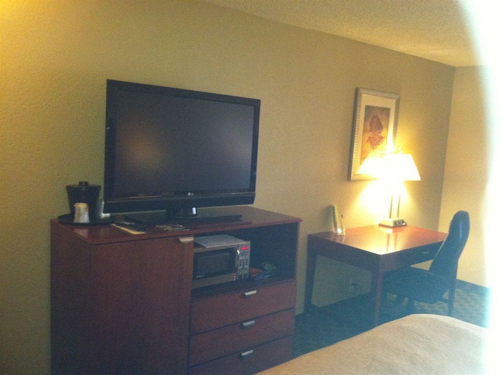Holiday Inn Express Rochester - University Area By Ihg Εξωτερικό φωτογραφία