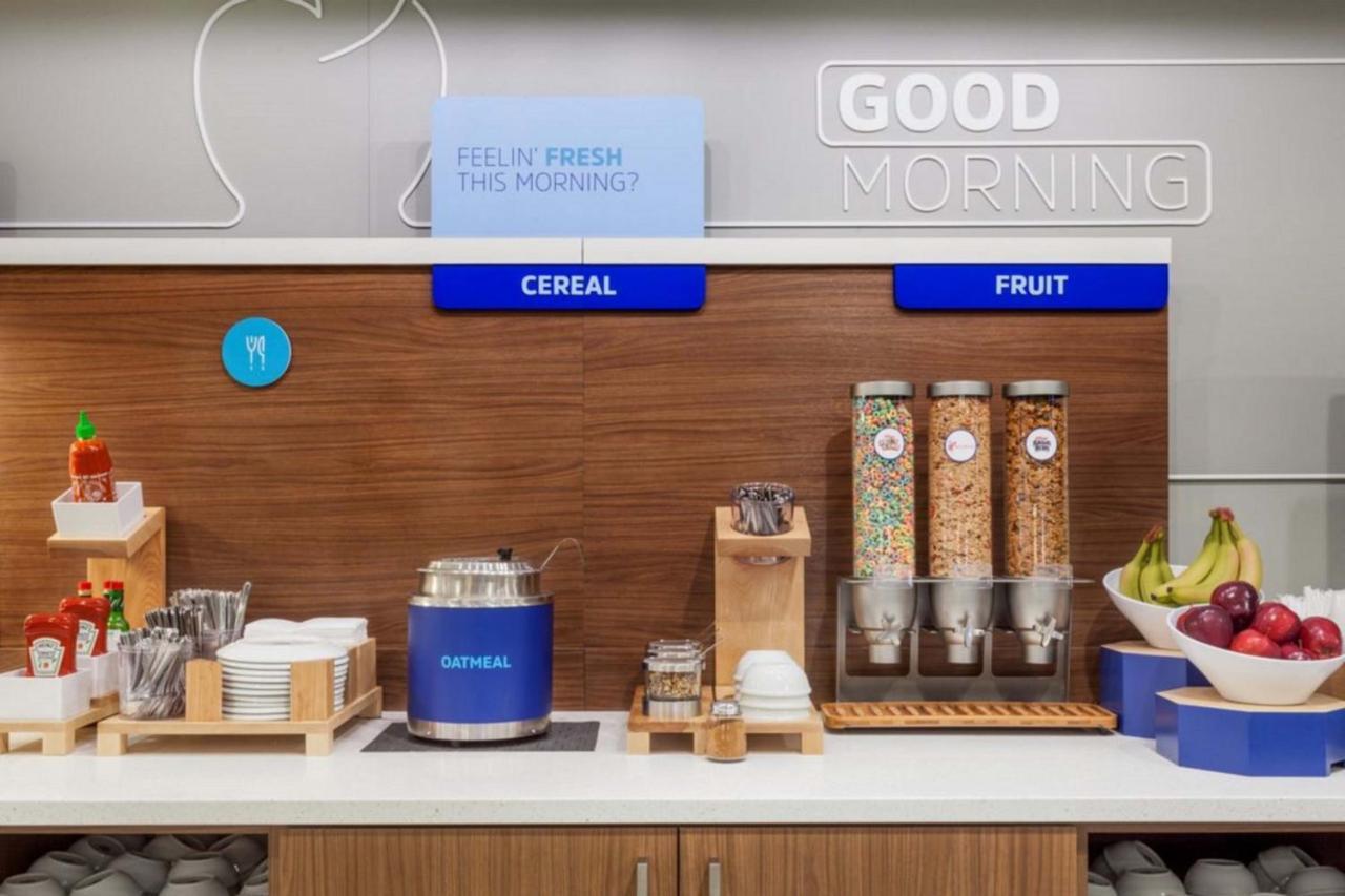 Holiday Inn Express Rochester - University Area By Ihg Εξωτερικό φωτογραφία